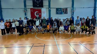 FUTSAL TURNUVASINDA KIYASIYA MÜCADELE ETTİLER