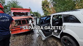 KAMYONET İLE CİP ÇARPIŞTI: 5 YARALI KAMYONET İLE CİP ÇARPIŞTI: 5 YARALI